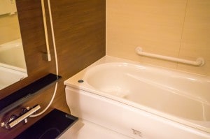 安全性の高い浴槽の介護用リフォーム