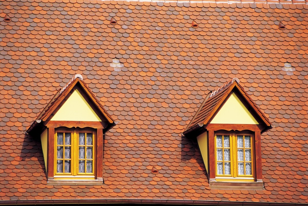 トタン屋根の修理・塗装の費用相場と注意したいポイントを解説！