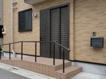 玄関引き戸のリフォーム施工事例紹介！玄関引き戸の種類や特徴、費用を解説