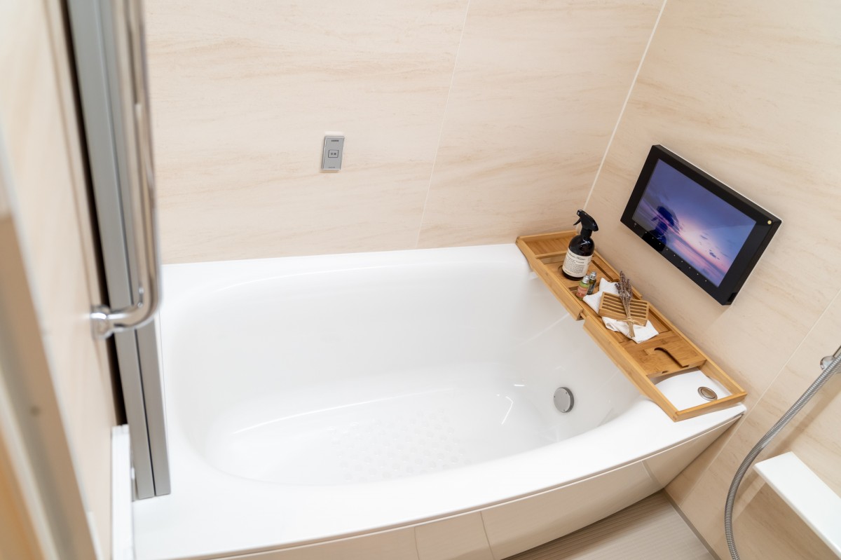 お風呂でテレビを見るには 浴室テレビの3つのタイプとかかる費用を解説 リフォーム会社紹介サイト ホームプロ